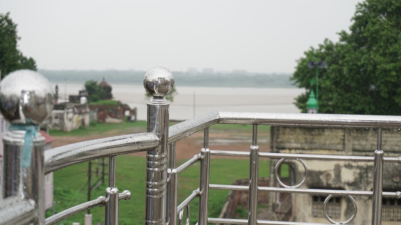 Golden River Varanasi Luaran gambar